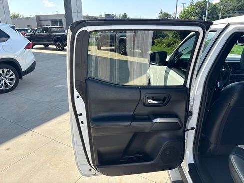 Used 2021 Toyota Tacoma Limited AWD/4WD image 29
