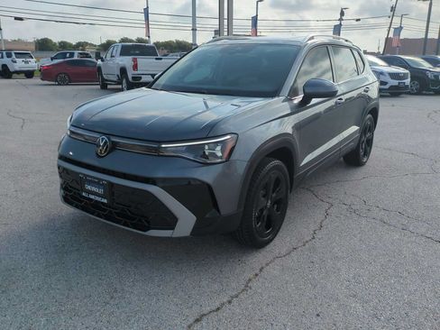 Used 2025 Volkswagen Taos SEL AWD/4WD image 4