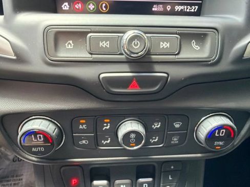 Used 2020 GMC Terrain SLE w/ Driver Convenience Package AWD/4WD image 13