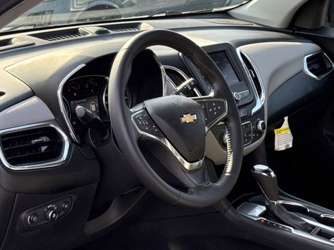 Used 2020 Chevrolet Equinox LT image 10