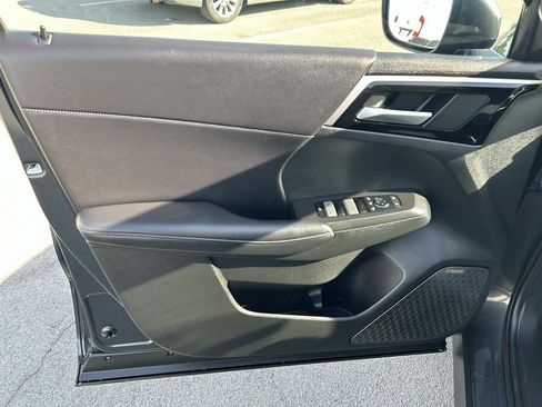 Used 2025 Mitsubishi Outlander SE image 26