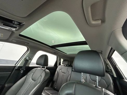 Used 2025 Kia Sorento S w/ Panoramic Sunroof Package image 15