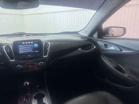 Used 2018 Chevrolet Malibu LT w/ Redline Edition FWD image 16