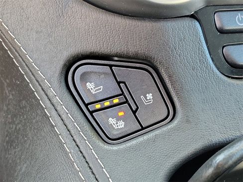 Used 2017 Chevrolet Suburban Premier image 32