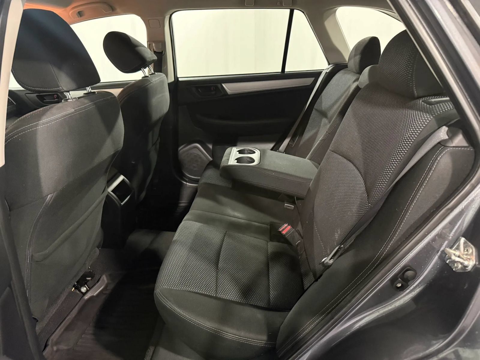 Used 2018 Subaru Outback 2.5i AWD/4WD image 30