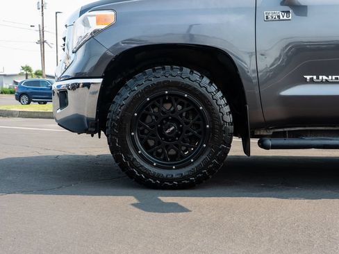 Used 2016 Toyota Tundra SR5 w/ TRD Off Road Package AWD/4WD image 8