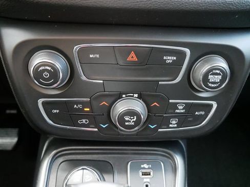 Used 2020 Jeep Compass Trailhawk w/ Cold Weather Group AWD/4WD image 16