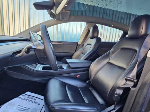 Used 2022 Tesla Model Y Performance AWD/4WD image 9