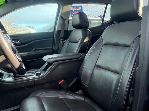 Used 2019 GMC Acadia SLT w/ Black Edition image 11