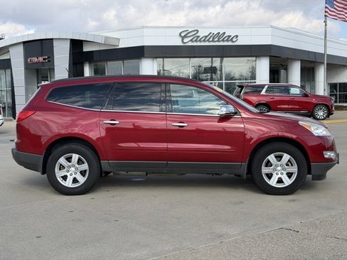 Used 2012 Chevrolet Traverse LT image 3