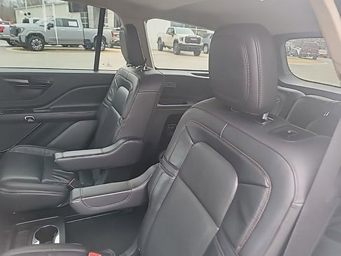 Used 2023 Lincoln Aviator Reserve image 24