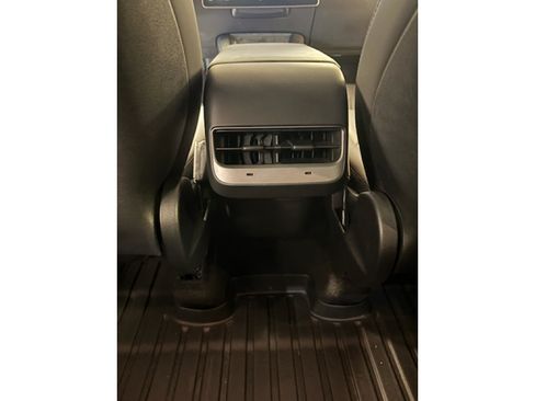 Used 2022 Tesla Model Y Performance AWD/4WD image 31