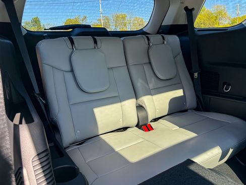 New 2025 Ford Explorer Active w/ Active Comfort Package image 15