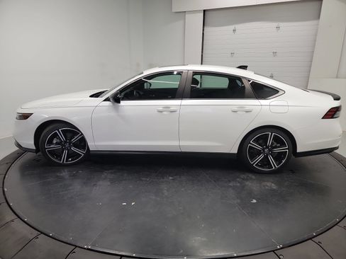 Used 2023 Honda Accord Sport image 5
