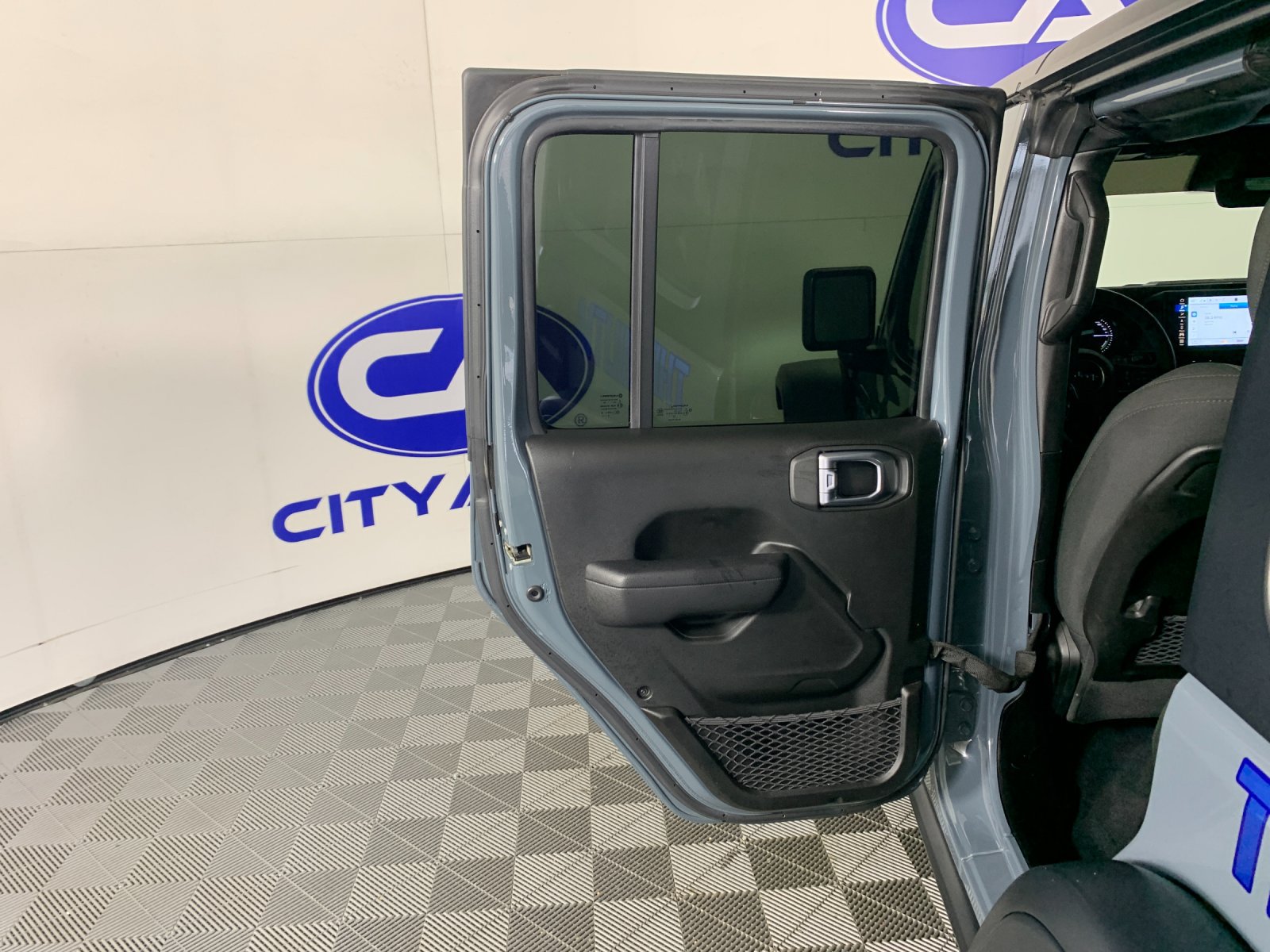 Used 2024 Jeep Wrangler Unlimited Rubicon 4xe w/ Technology Group AWD/4WD image 30