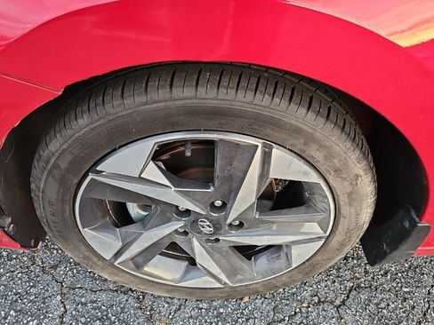 Used 2023 Hyundai Elantra SEL w/ Convenience Package image 10