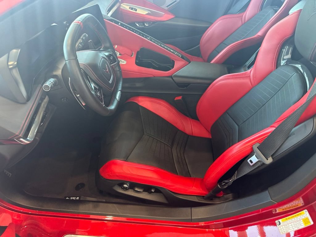 Used 2025 Chevrolet Corvette Z06 RWD image 14