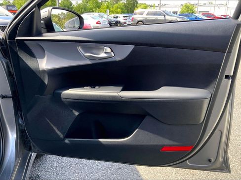 Used 2024 Kia Forte LXS FWD image 25