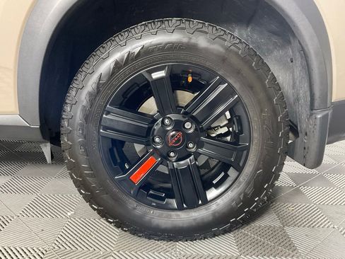 Used 2025 Nissan Rogue SV image 10