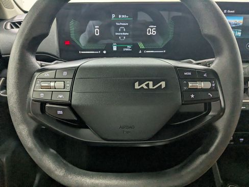 Used 2025 Kia K4 FWD image 13