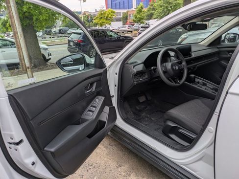 Used 2024 Honda Accord LX image 12