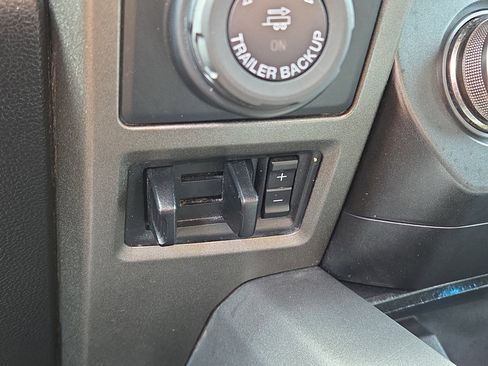 Used 2018 Ford F150 Raptor w/ Equipment Group 802A Luxury AWD/4WD image 28