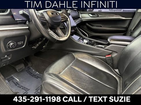 Used 2022 Jeep Grand Cherokee L Limited image 10