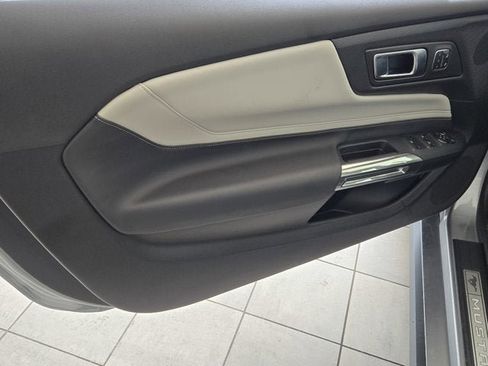 Used 2025 Ford Mustang GT Premium image 15
