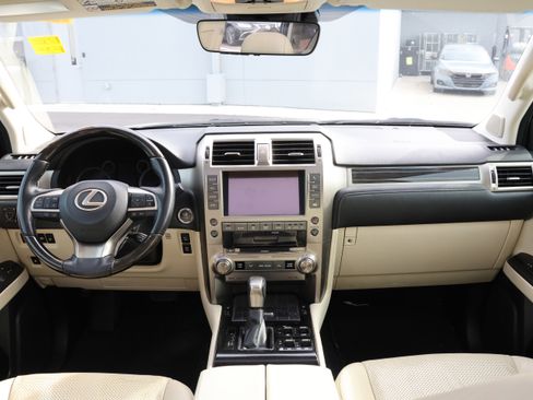 Used 2020 Lexus GX 460 Luxury image 15