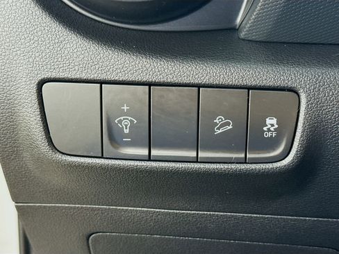 Used 2023 Hyundai Kona SEL AWD/4WD image 12