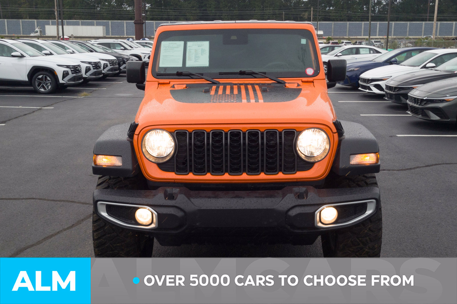 Used 2025 Jeep Gladiator Sport AWD/4WD image 2