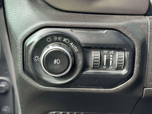 Used 2018 Jeep Wrangler Unlimited Sport S AWD/4WD image 20