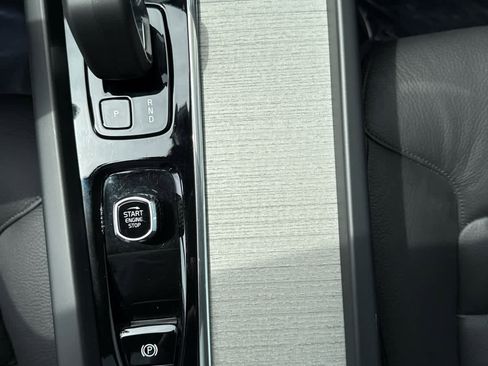 Used 2025 Volvo XC60 B5 Plus w/ Protection Package Premier image 41