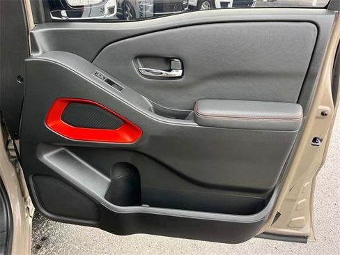 Used 2024 Nissan Frontier PRO-4X w/ Off-Road Protection Package image 26