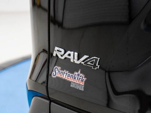 Used 2025 Toyota RAV4 Limited image 9