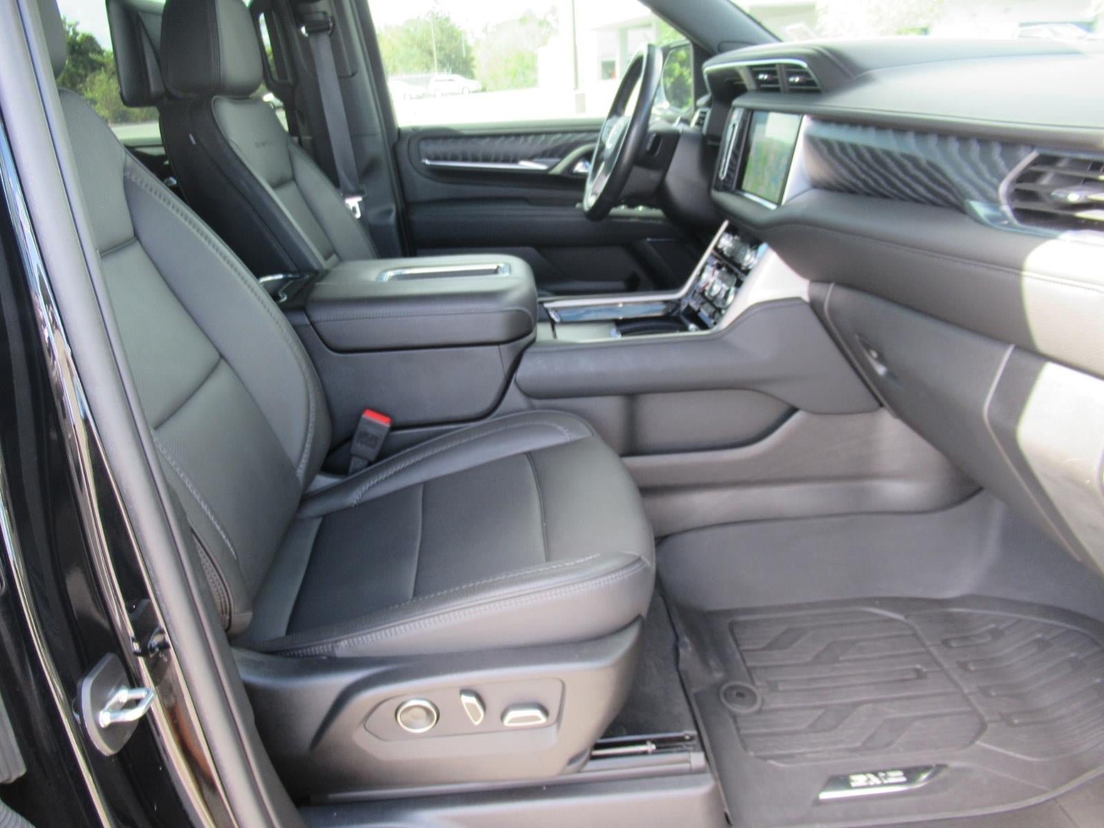 Used 2024 GMC Yukon Denali w/ Advanced Technology Package AWD/4WD image 10