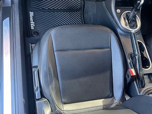 Used 2012 Volkswagen Beetle 2.5 image 9