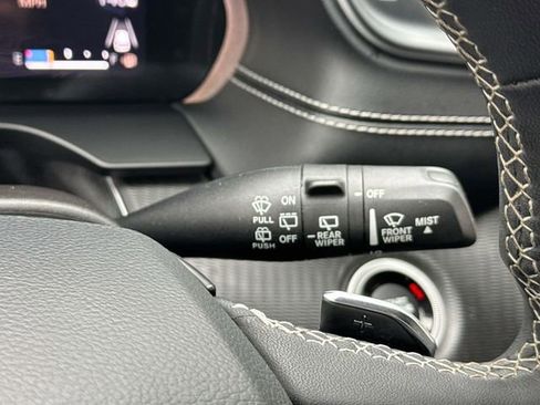 Used 2023 Jeep Grand Cherokee L Laredo RWD image 28