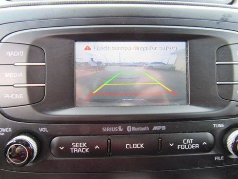 Used 2016 Kia Soul + image 20