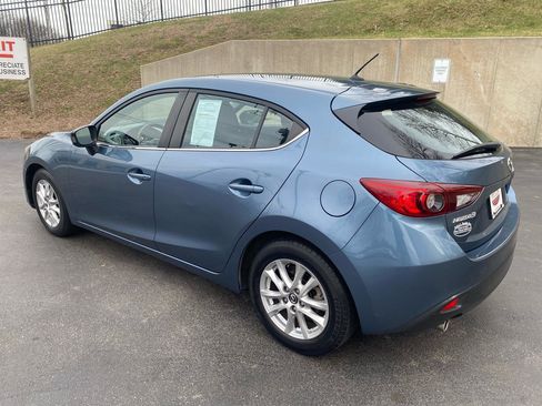 Used 2016 MAZDA MAZDA3 i Sport w/ Preferred Equipment Package image 2