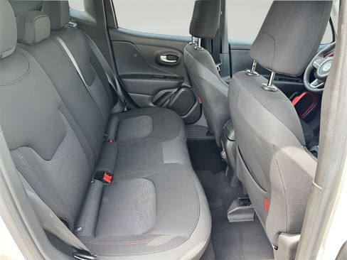 Used 2023 Jeep Renegade Trailhawk image 30