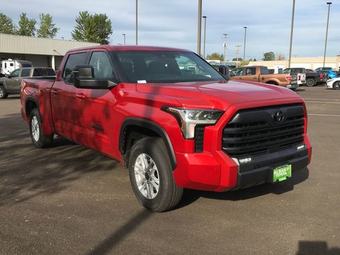 New 2026 Toyota Tundra SR5 w/ SR5 Premium Package AWD/4WD image 9