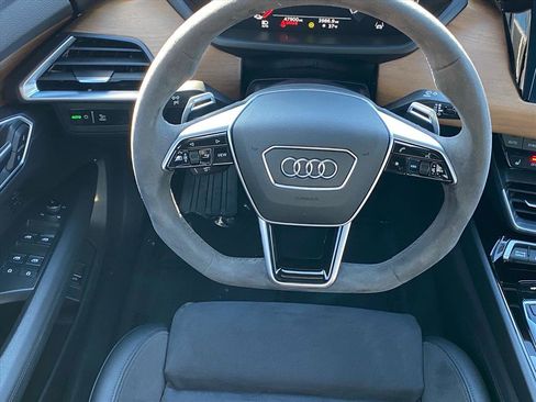 Used 2023 Audi e-tron GT Prestige w/ Prestige Package image 5