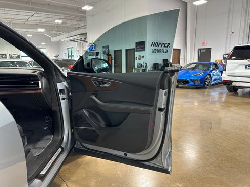 Used 2023 Audi Q8 Premium Plus AWD/4WD image 41