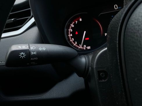 Used 2025 Toyota RAV4 XLE image 36