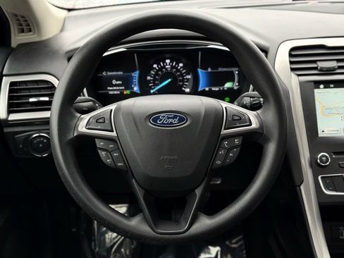 Used 2018 Ford Fusion SE image 39