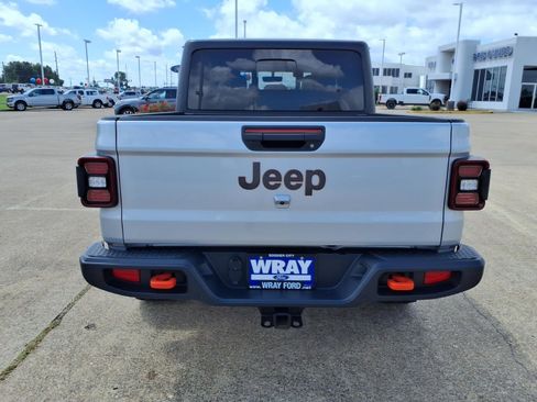 Used 2023 Jeep Gladiator Mojave w/ Cold Weather Group AWD/4WD image 3