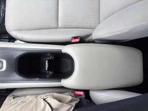 Used 2017 Honda HR-V EX image 19