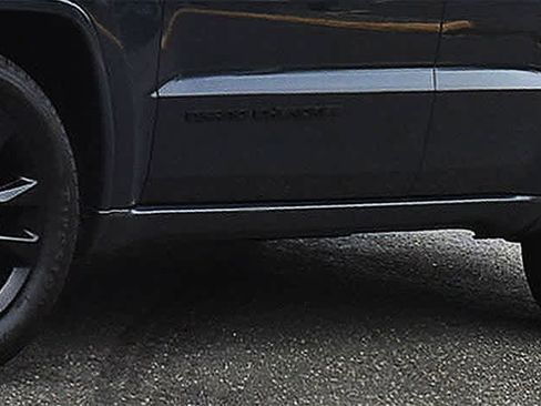 Used 2018 Jeep Grand Cherokee Altitude AWD/4WD image 8