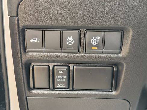 Used 2024 Nissan Armada SL w/ Captain's Chairs Package RWD image 23